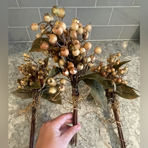 Berry floral picks - Picture 3 of 4